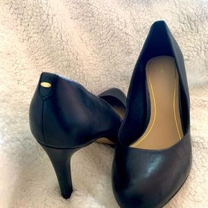 Women’s Aldo pumps